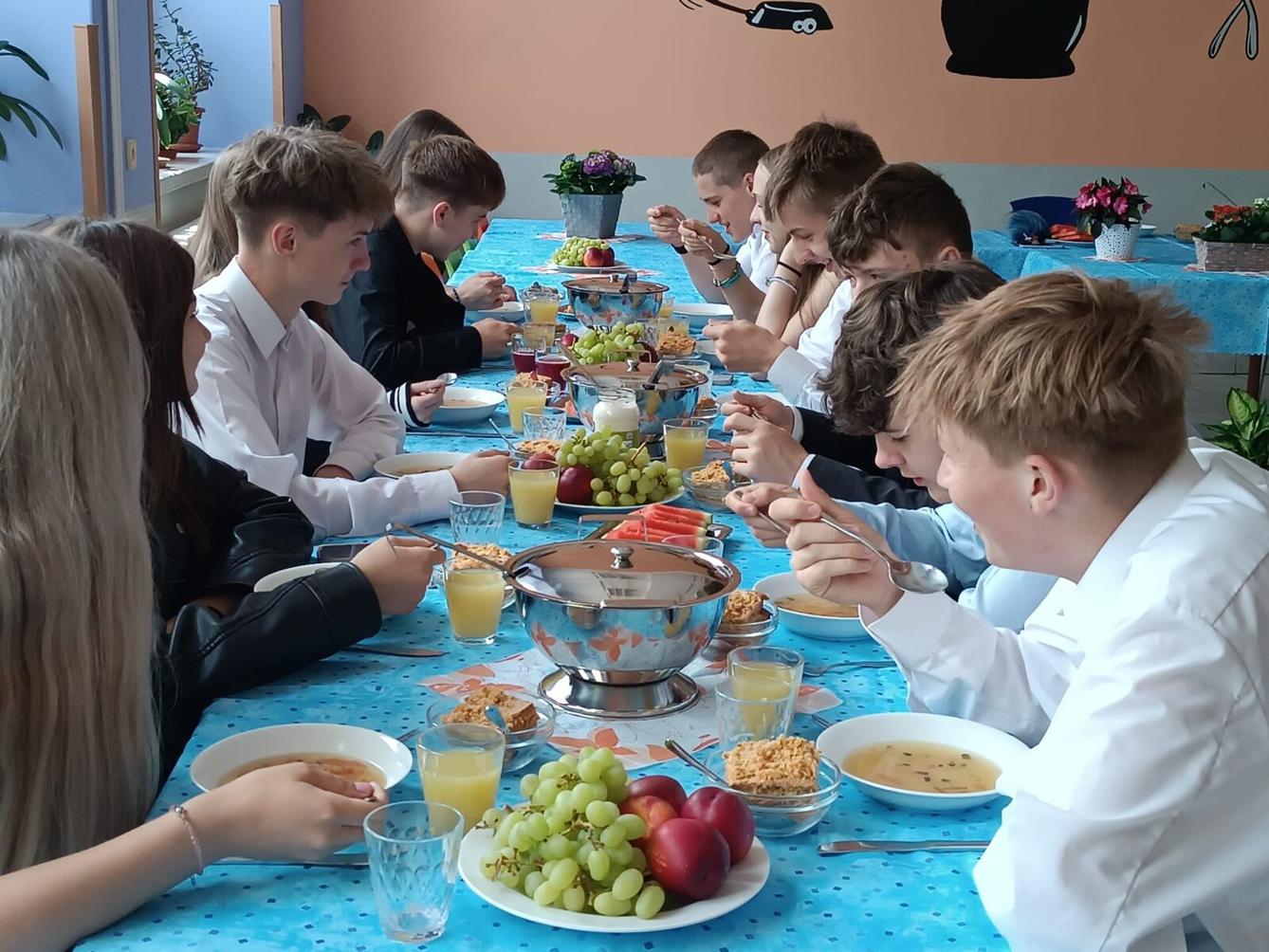 Slavnostní oběd 9. B - 7