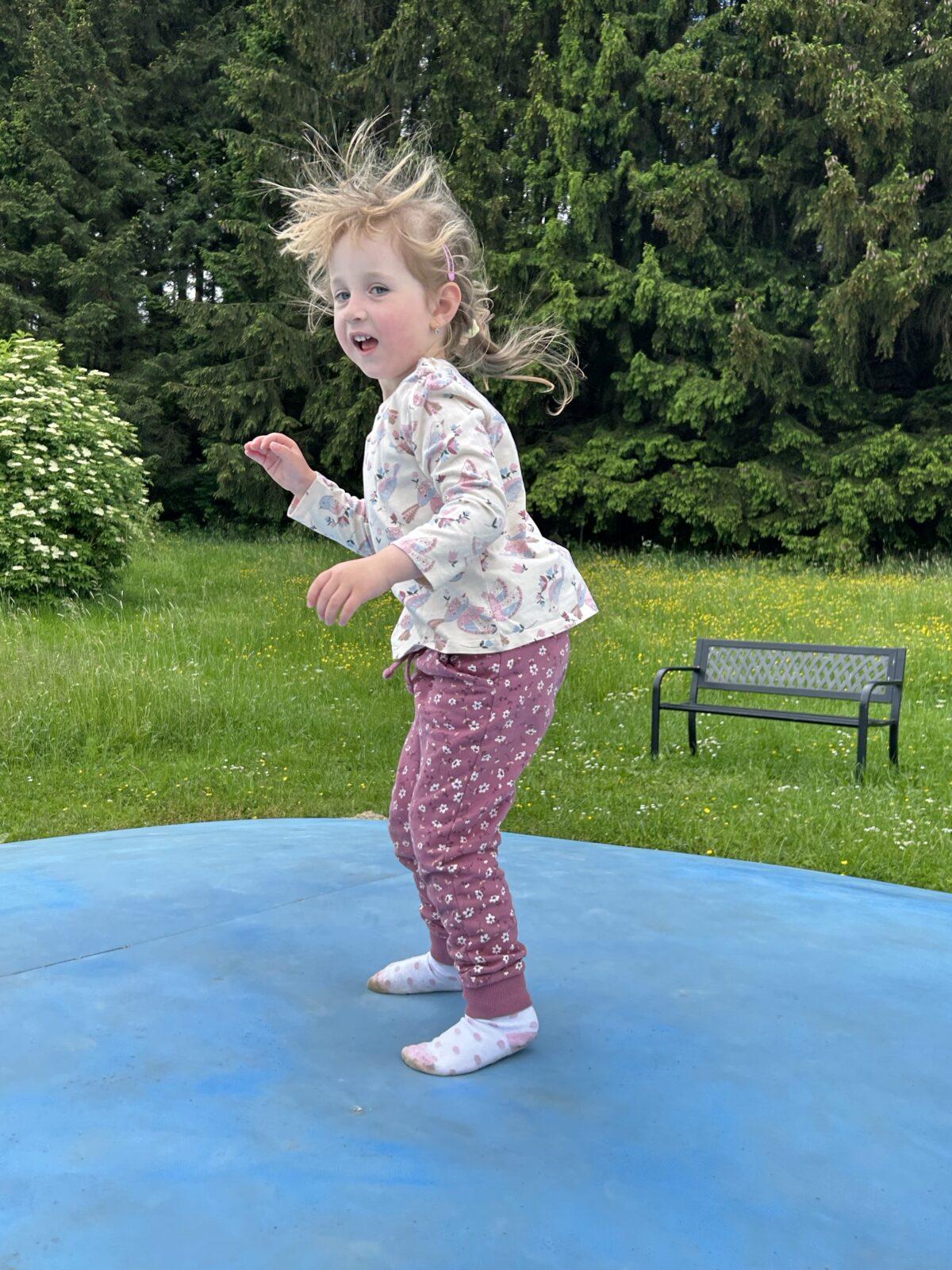 VÝLET NA BABIČČIN STATEK - 100