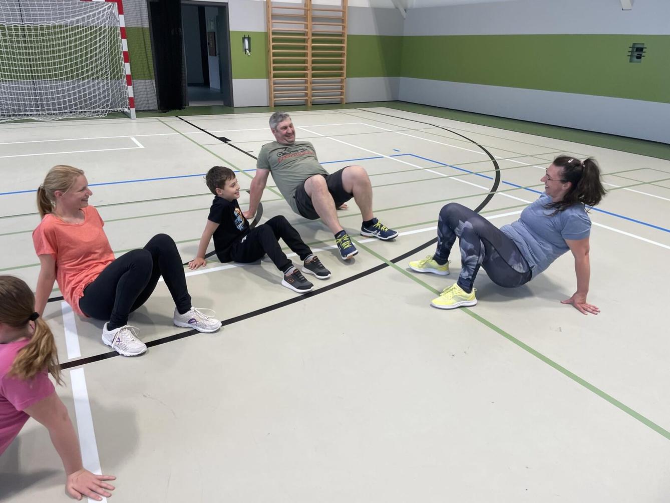 Sportovní odpoledne s rodiči - školní družina - 24