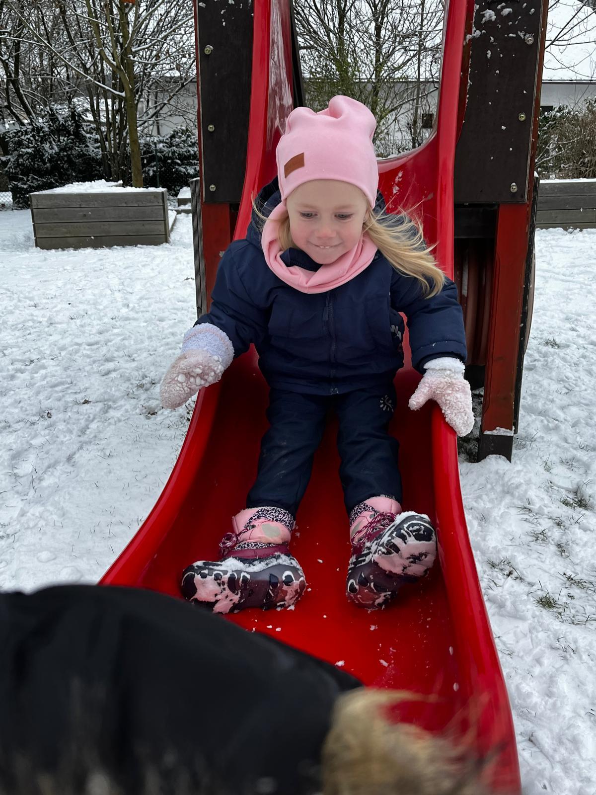 první sníh ve školce - 10