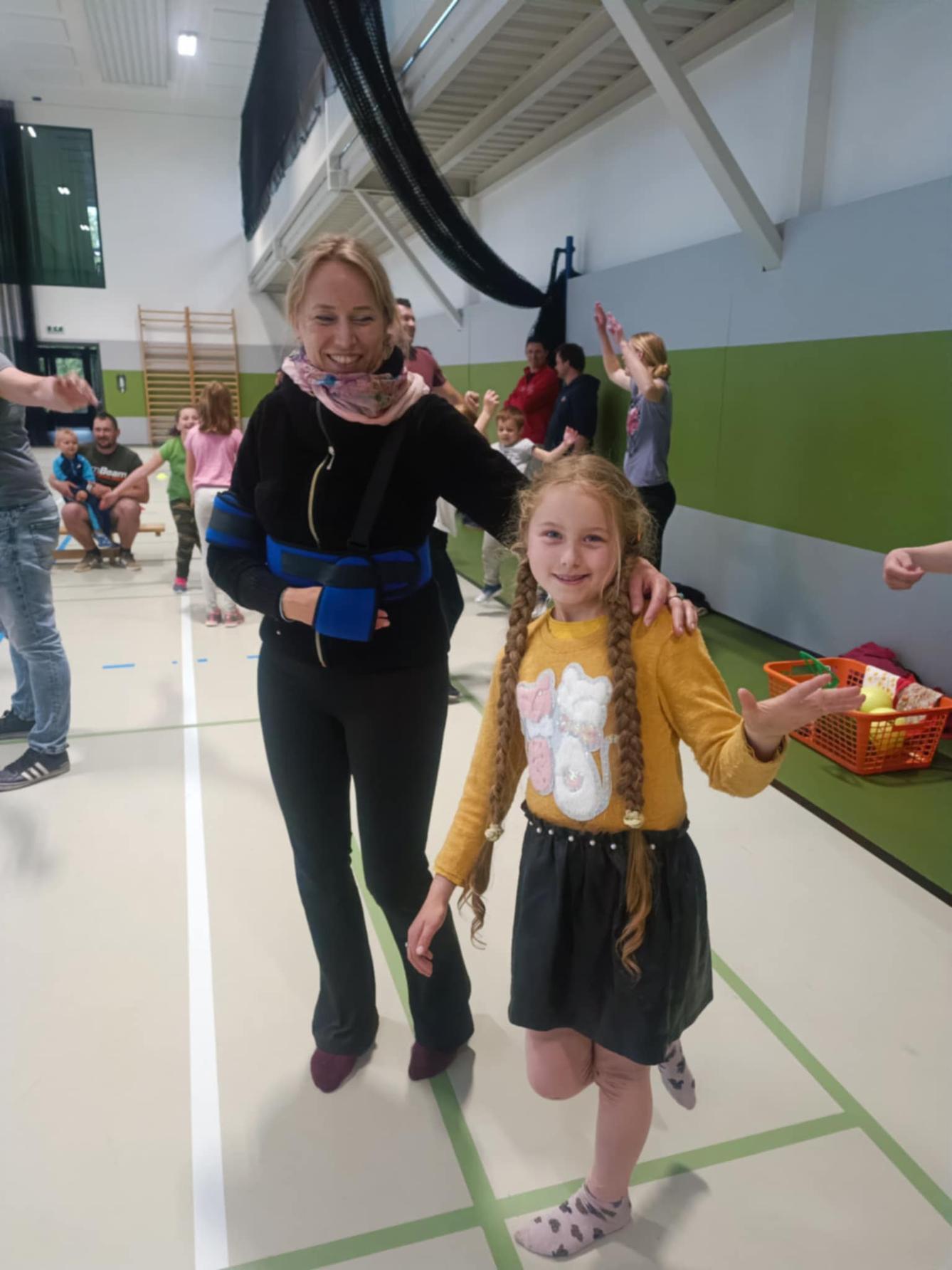 Družinka a děti s rodiči**"sportovní odpoledne" - 47