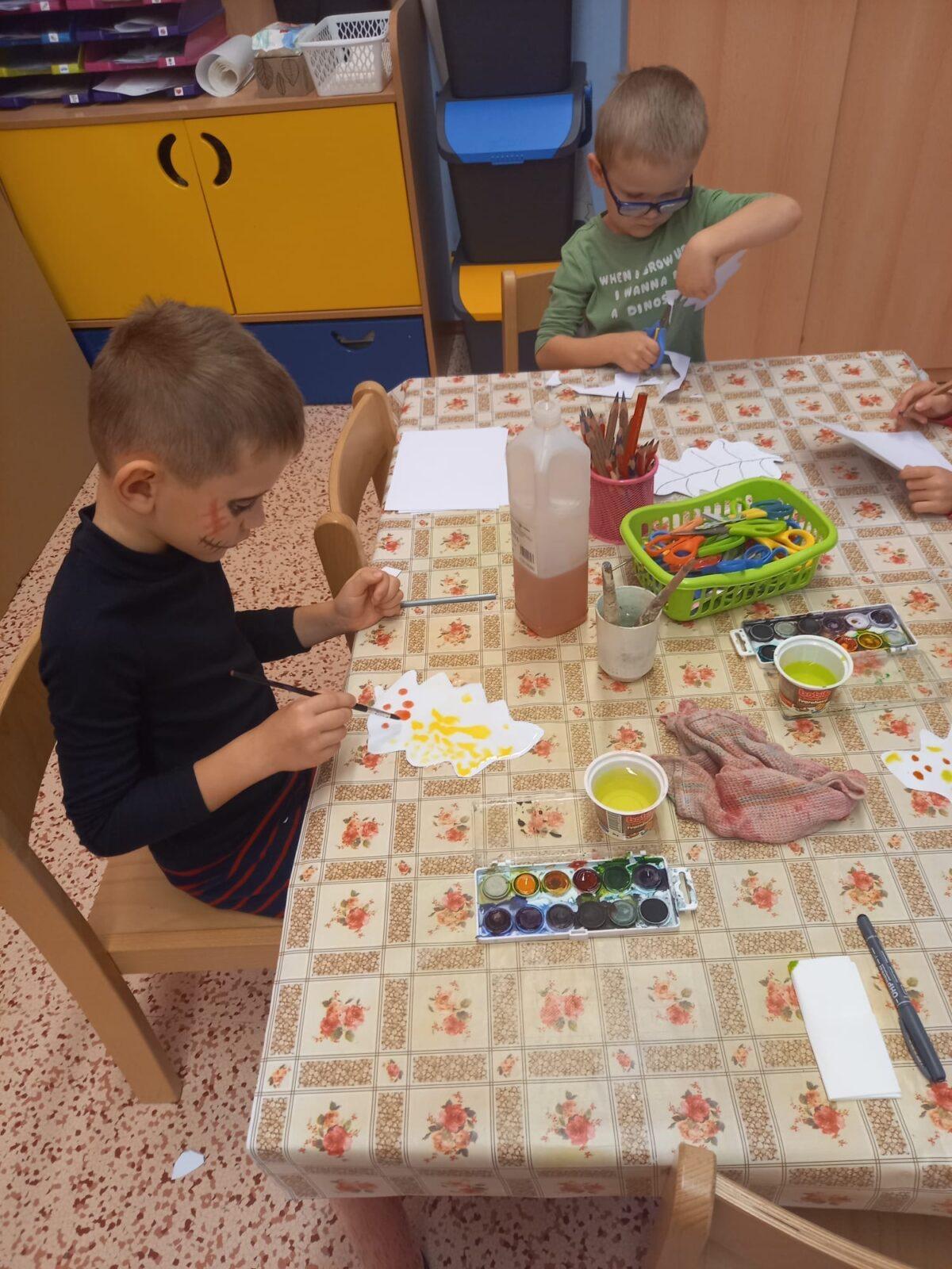 SOVIČKY: LISTÍ ŽLOUTNE, POLETUJE - 2