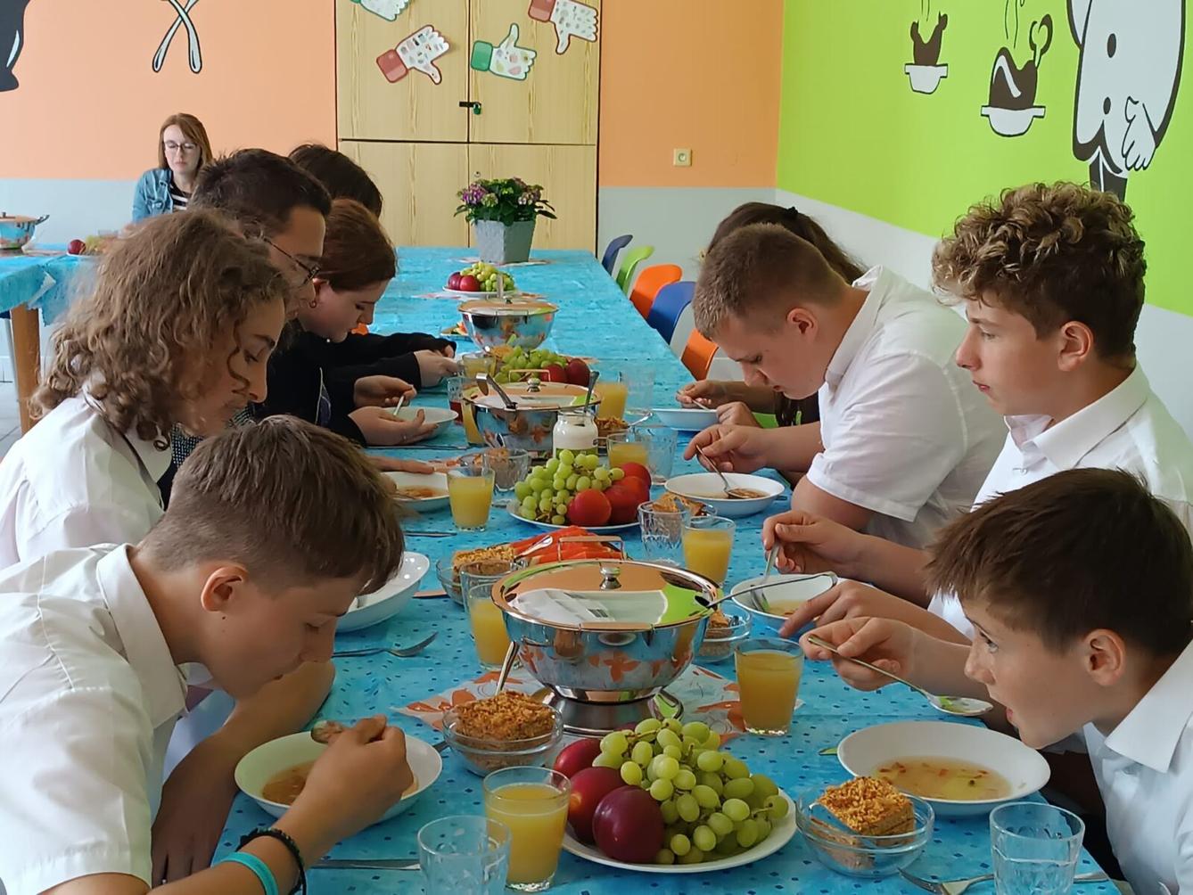 Slavnostní oběd 9. B - 9