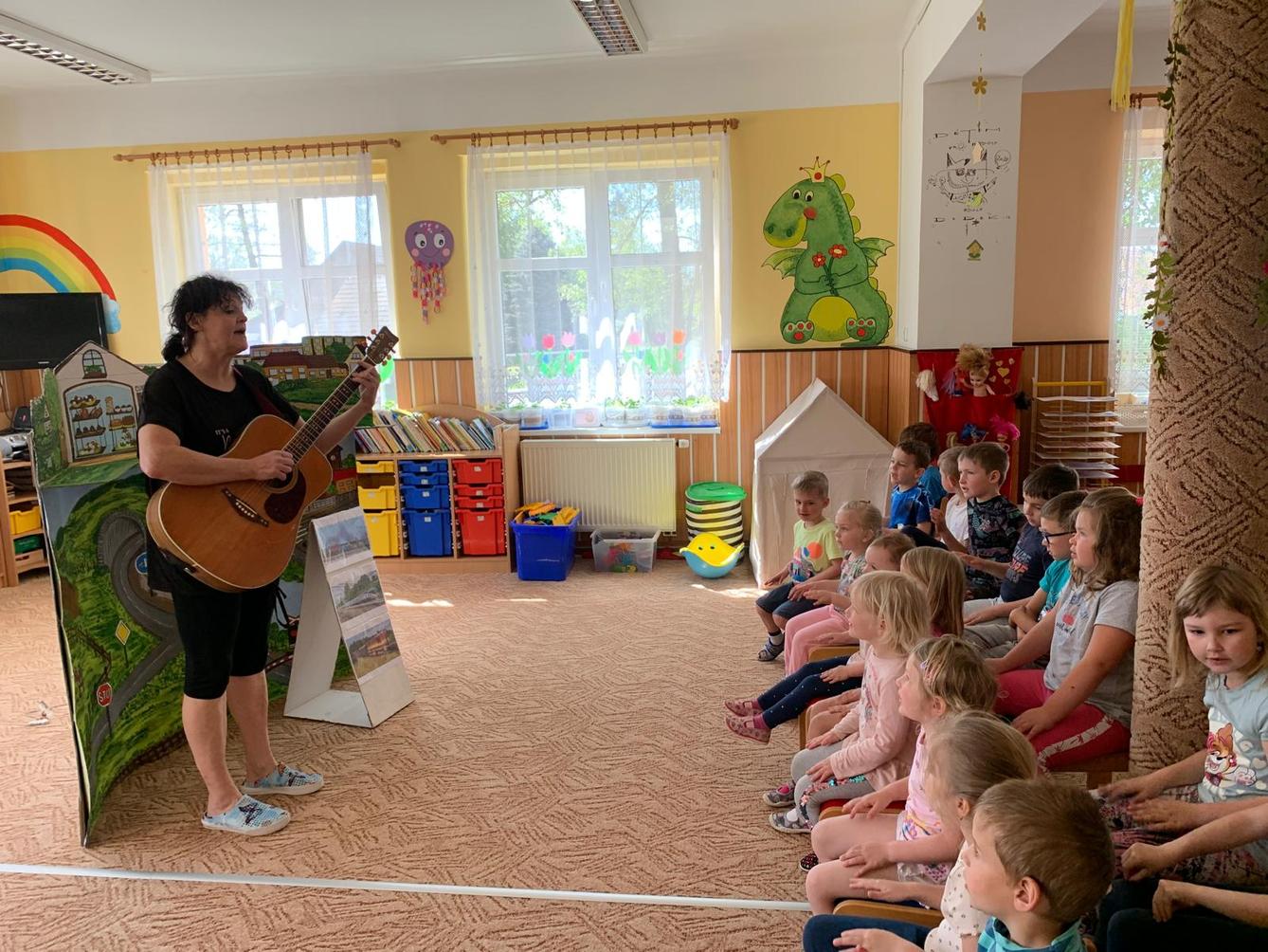 divadlo - „ Jak Jeníček do města zabloudil “ - 4