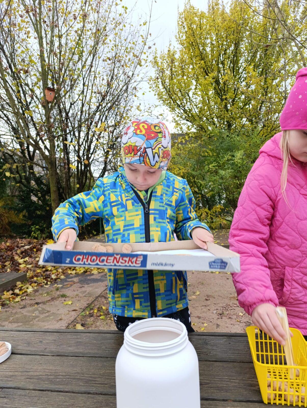 podzimní hry na zahradě - 24
