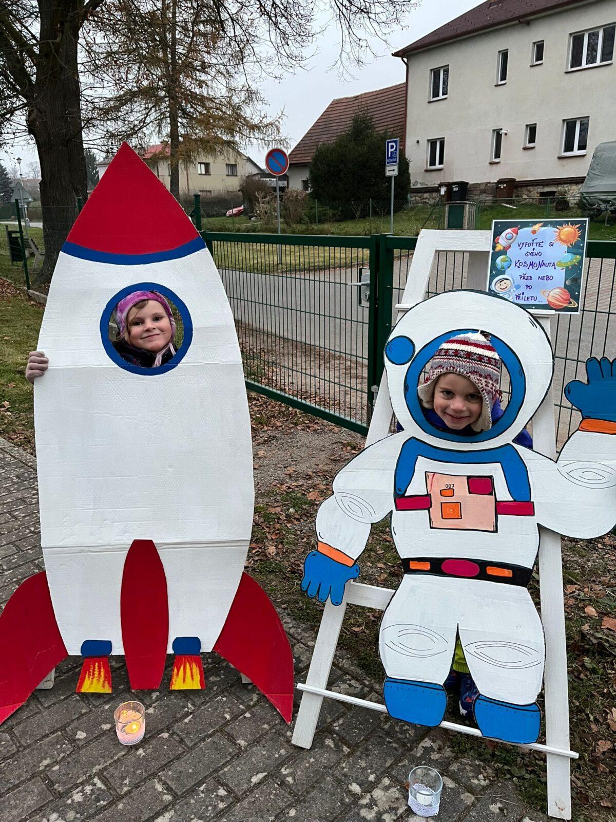lampiónový průvod - vesmír - 13