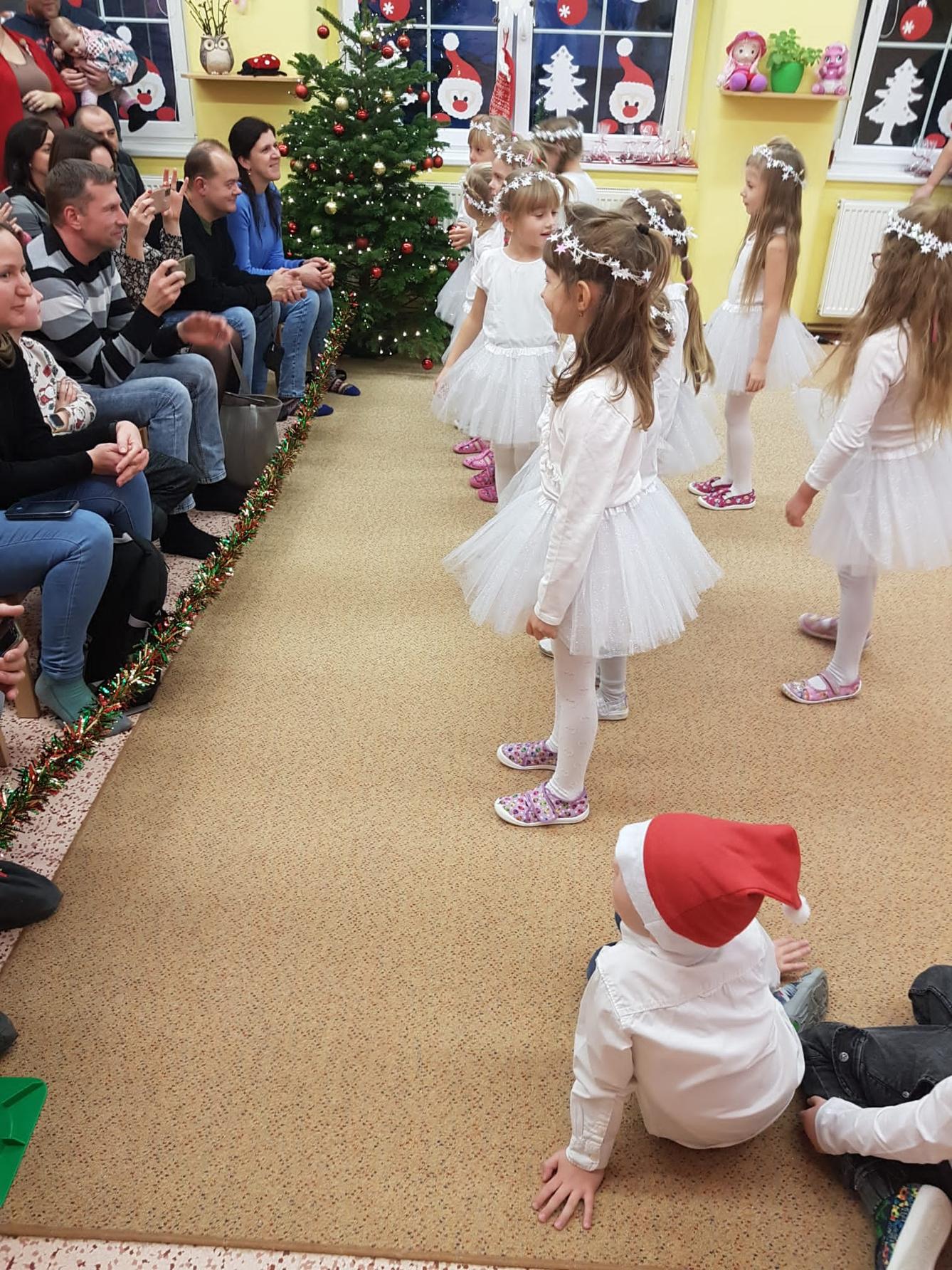 VÁNOČNÍ BESÍDKA - 24