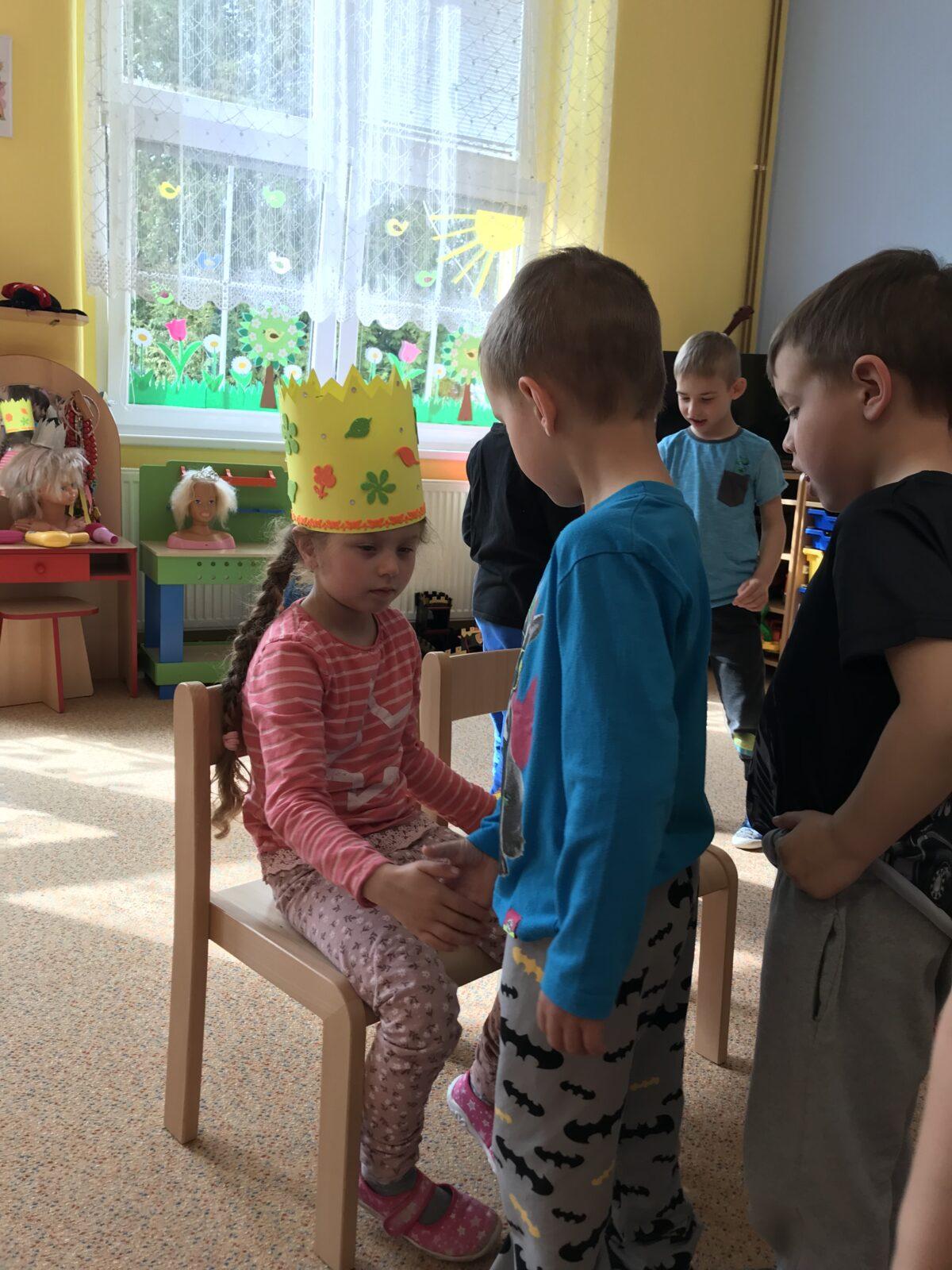 SLAVÍME: ILONKA MÁ NAROZENINY - 3