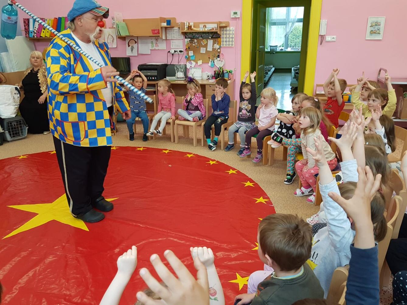 ,,PŘIJEL K NÁM CIRKUS" - 23