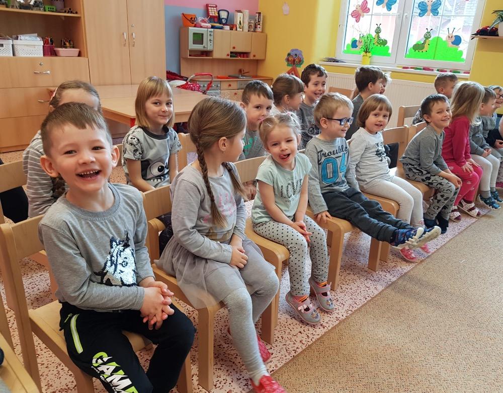 DIVADLO U DVOU SLUNCÍ ,,ZA SKŘÍTKY DO LESA" - 8