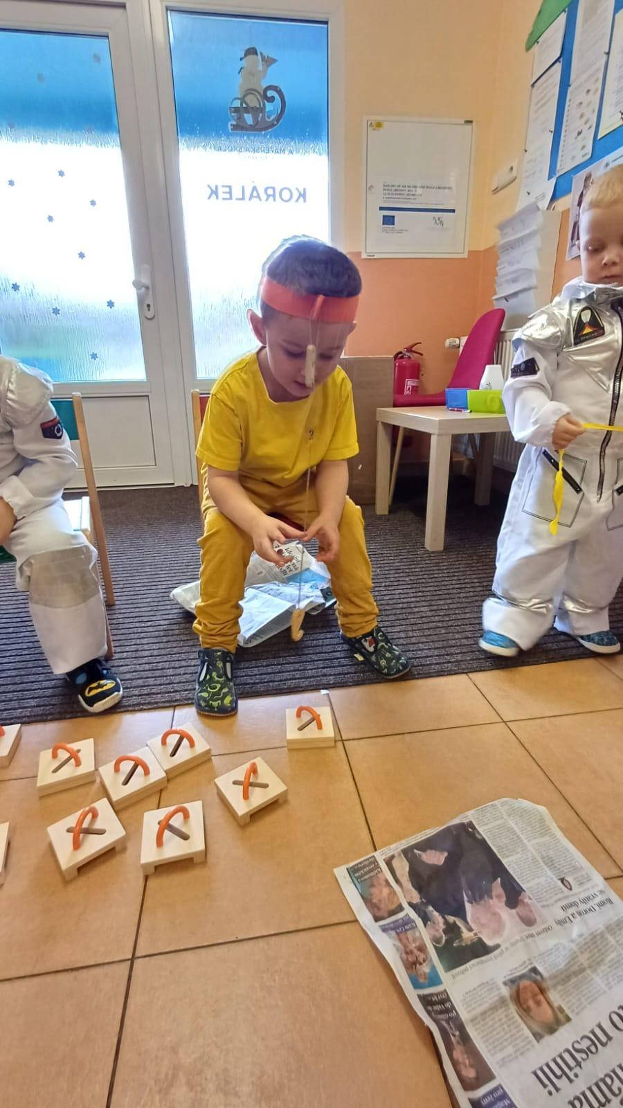 karneval na téma vesmír + přehlídka raket - 40