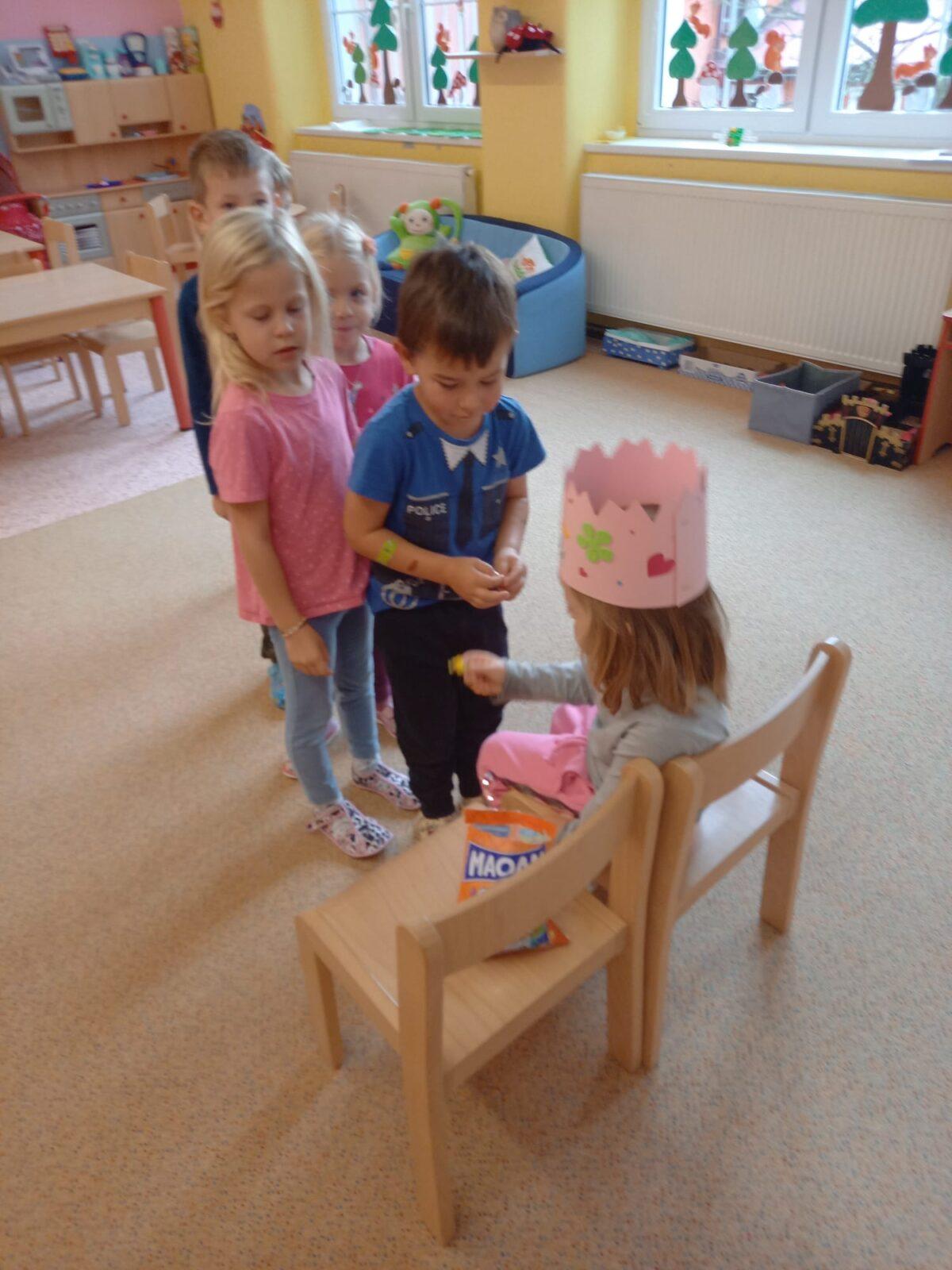 SLAVÍME: ELENKA MĚLA NAROZENINY - 7