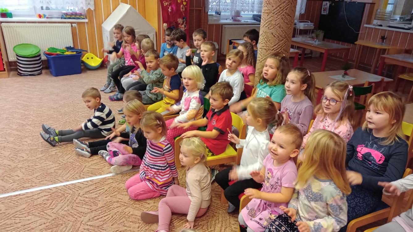 Divadlo ve školce- ,,Vánoční překvapení " - 6