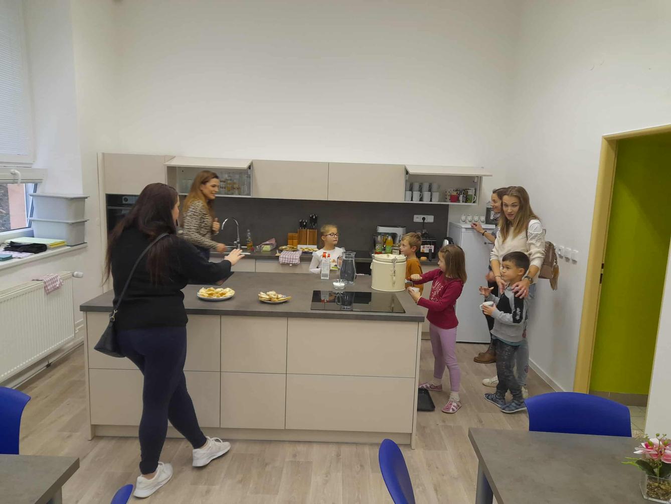 VÝROBA SVÍČEK - DRUŽINKY 1.a 2. oddělení - 37