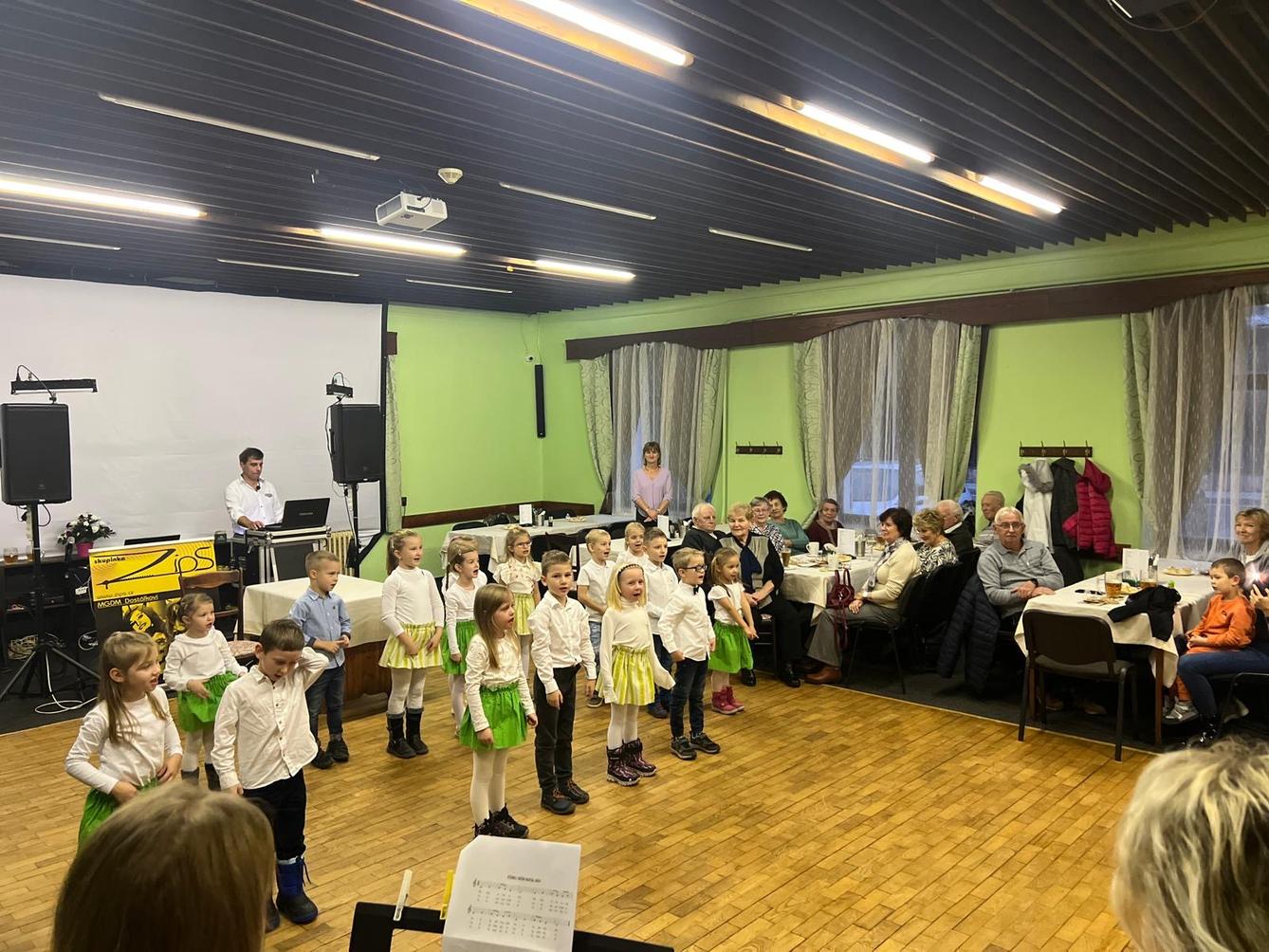 VYSTOUPENÍ PRO LIBCHAVSKÉ SENIORY - 6