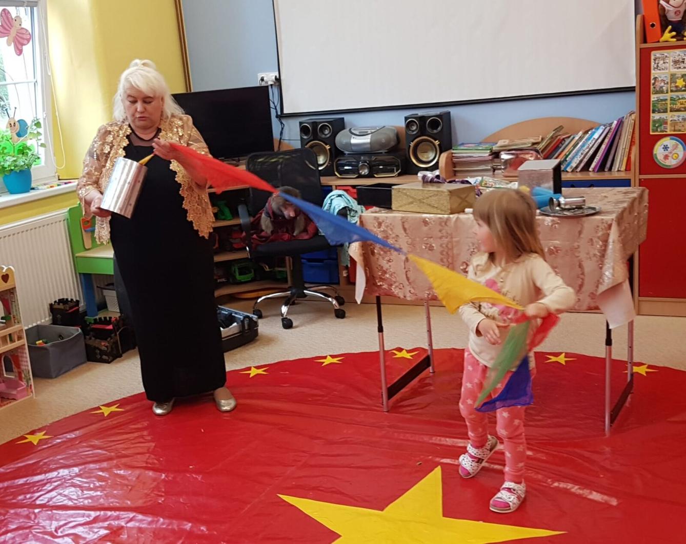 ,,PŘIJEL K NÁM CIRKUS" - 32