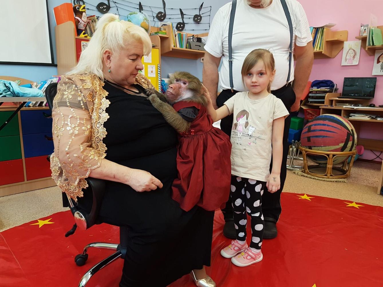 ,,PŘIJEL K NÁM CIRKUS" - 34