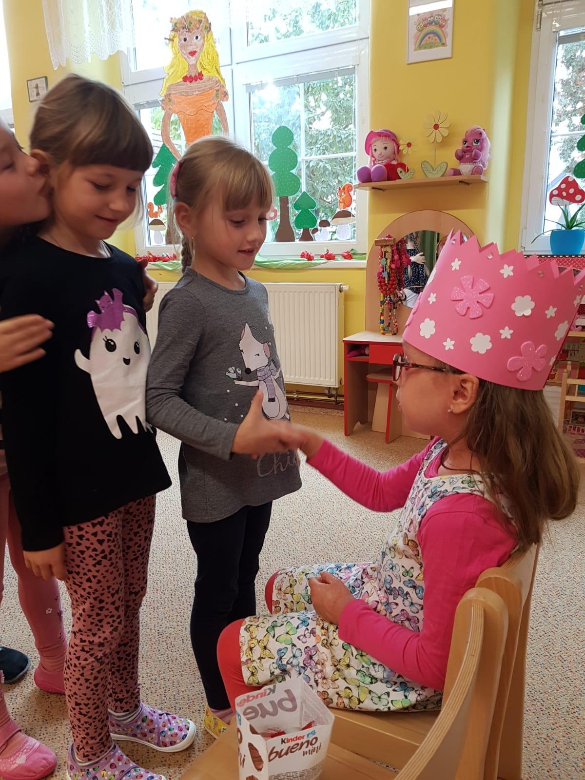 Slavíme!!! Sárinka měla narozeniny :-) - 2