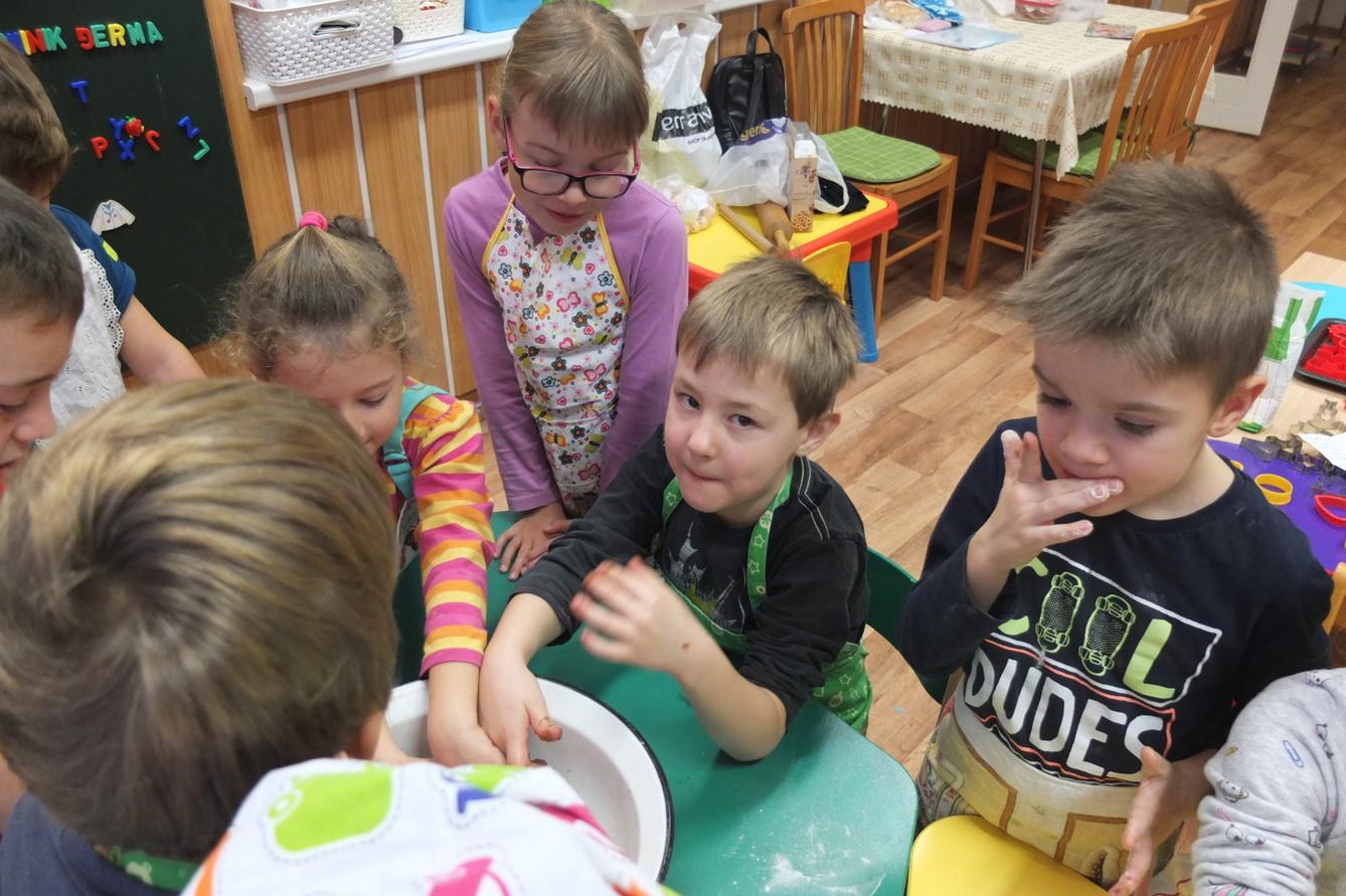 Pečení perníčků 27.11.2018 - 18