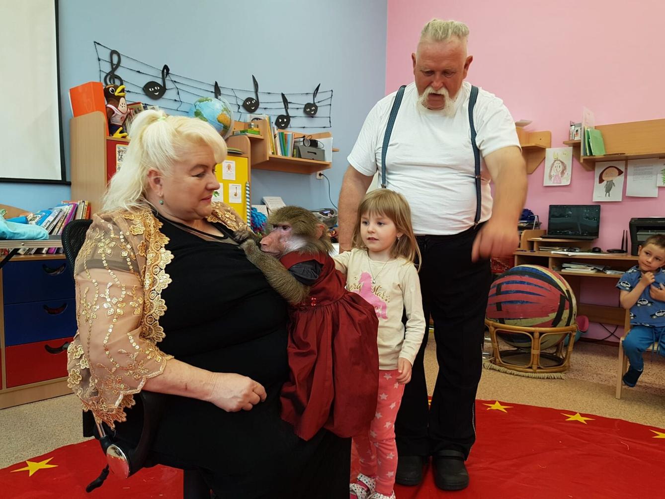 ,,PŘIJEL K NÁM CIRKUS" - 37