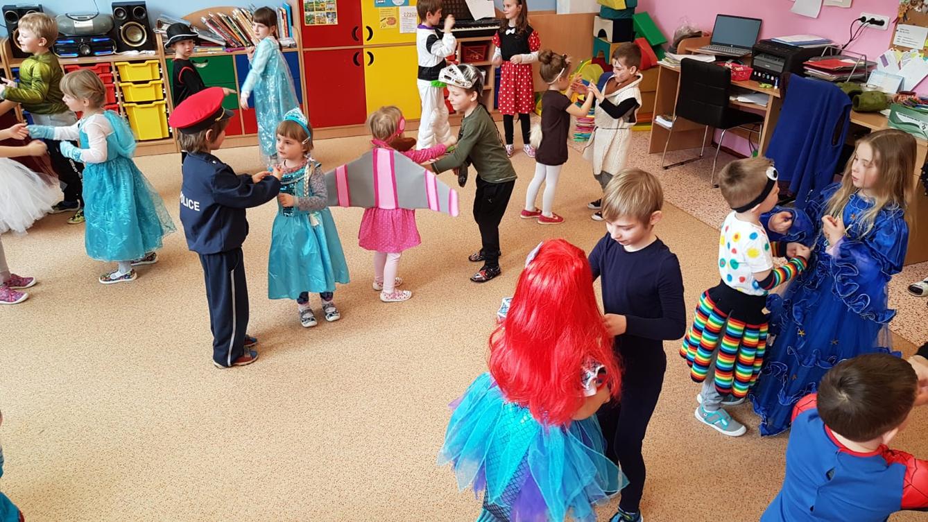 Přípravy na karneval a karnevalové dopoledne:-) - 3