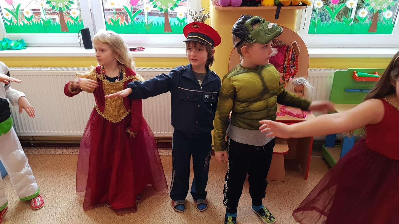 Přípravy na karneval a karnevalové dopoledne:-) - 4