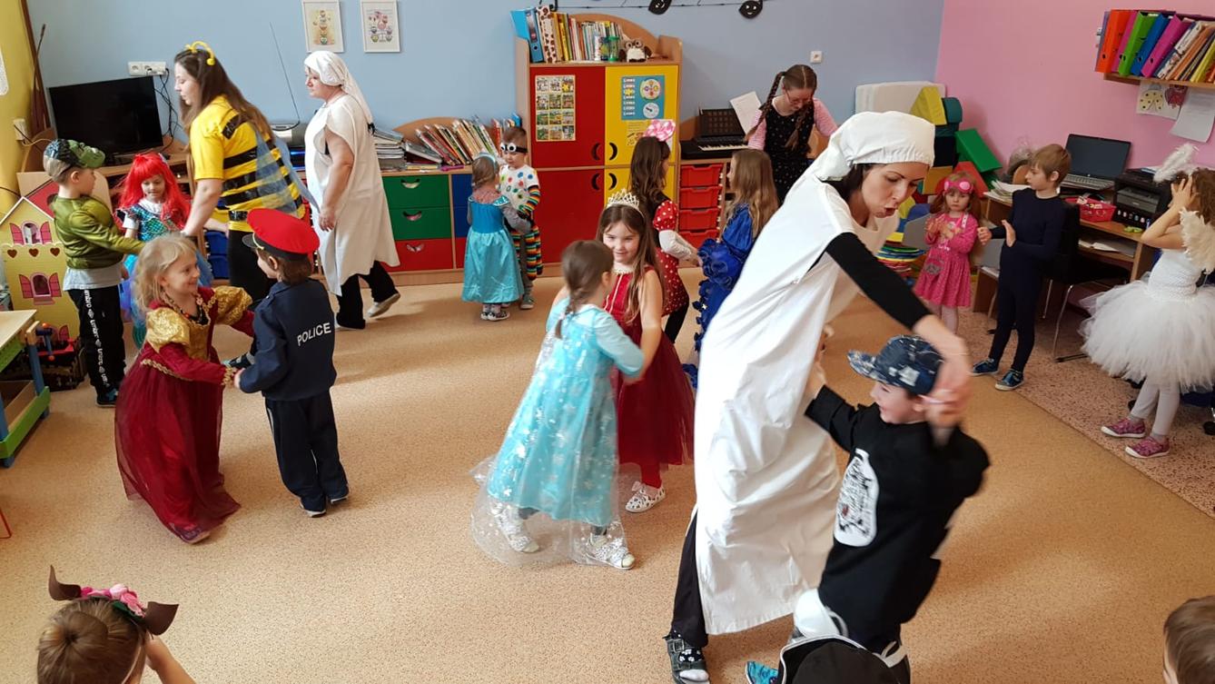 Přípravy na karneval a karnevalové dopoledne:-) - 6