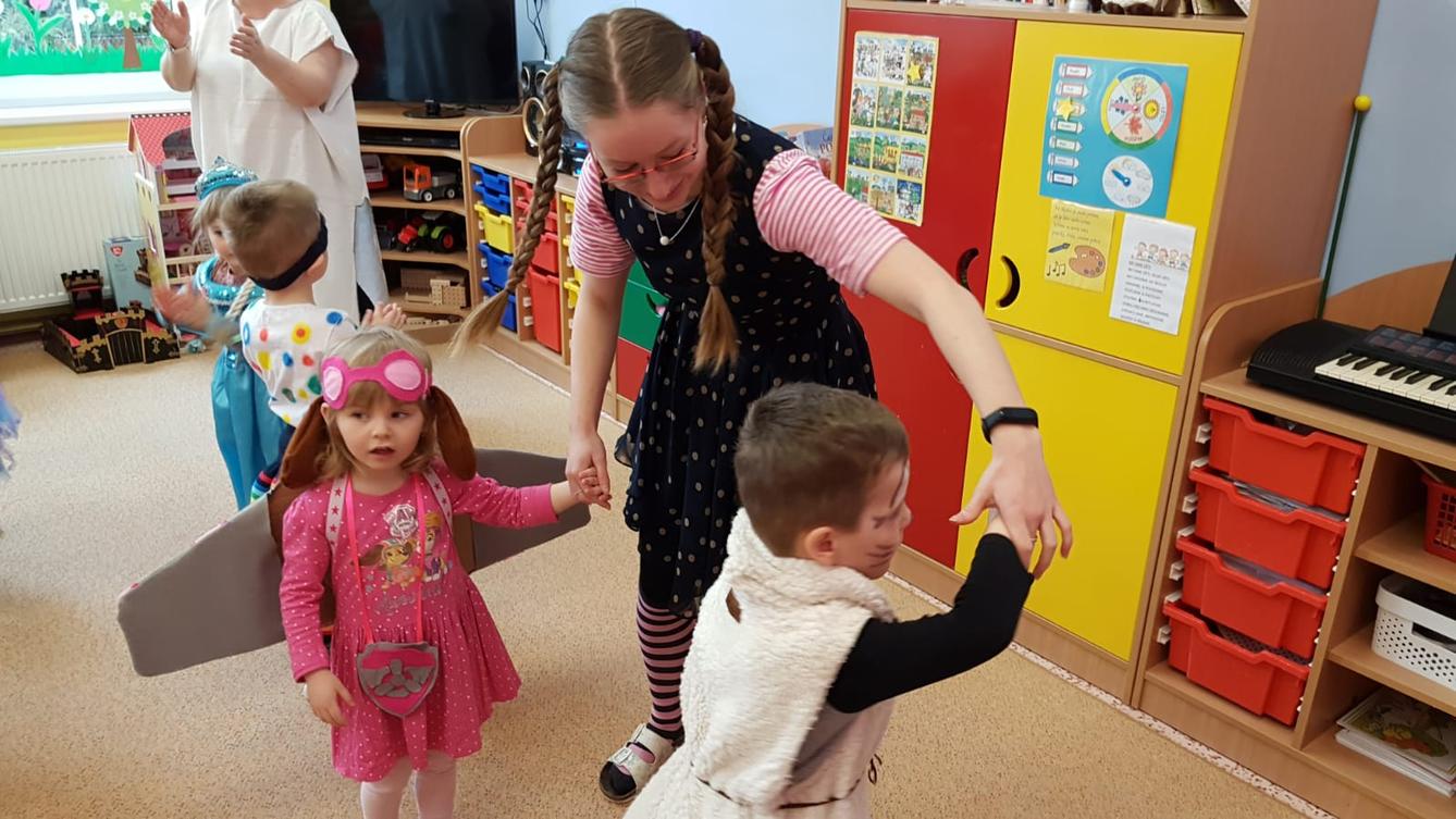 Přípravy na karneval a karnevalové dopoledne:-) - 7