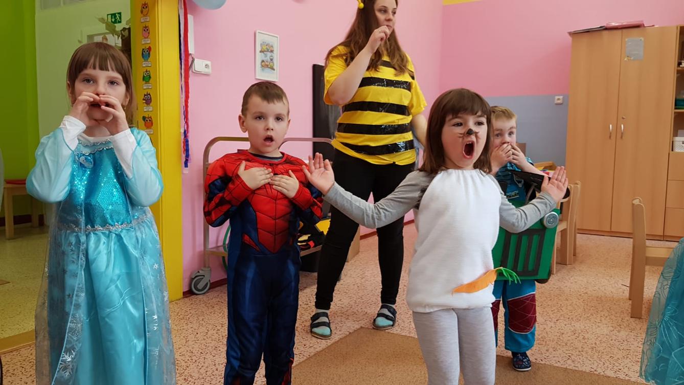 Přípravy na karneval a karnevalové dopoledne:-) - 10