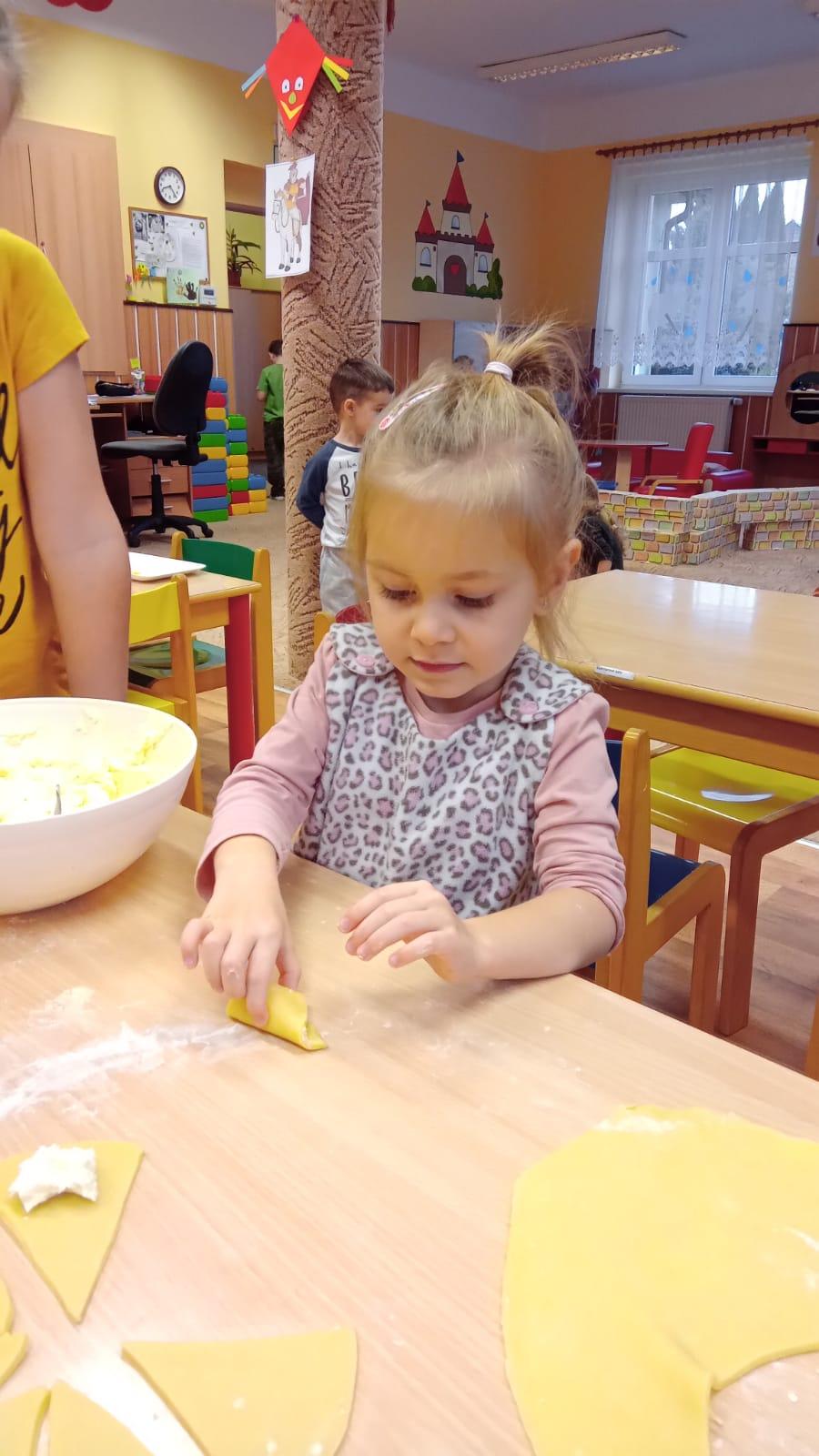 PEČEME SVATOMARTINSKÉ ROHLÍČKY - 1