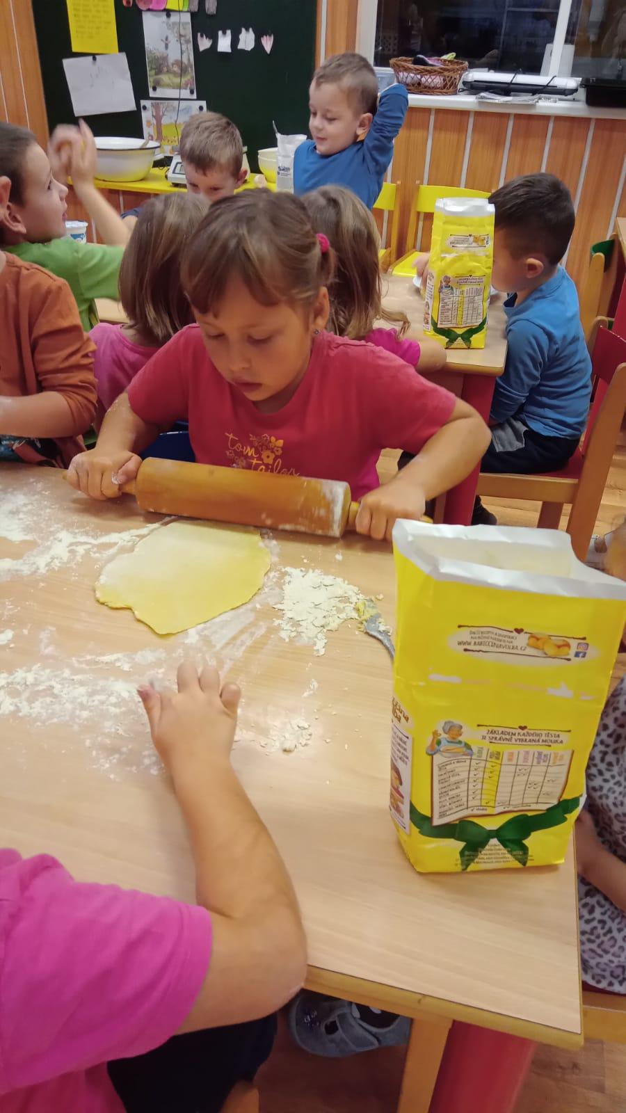 PEČEME SVATOMARTINSKÉ ROHLÍČKY - 6