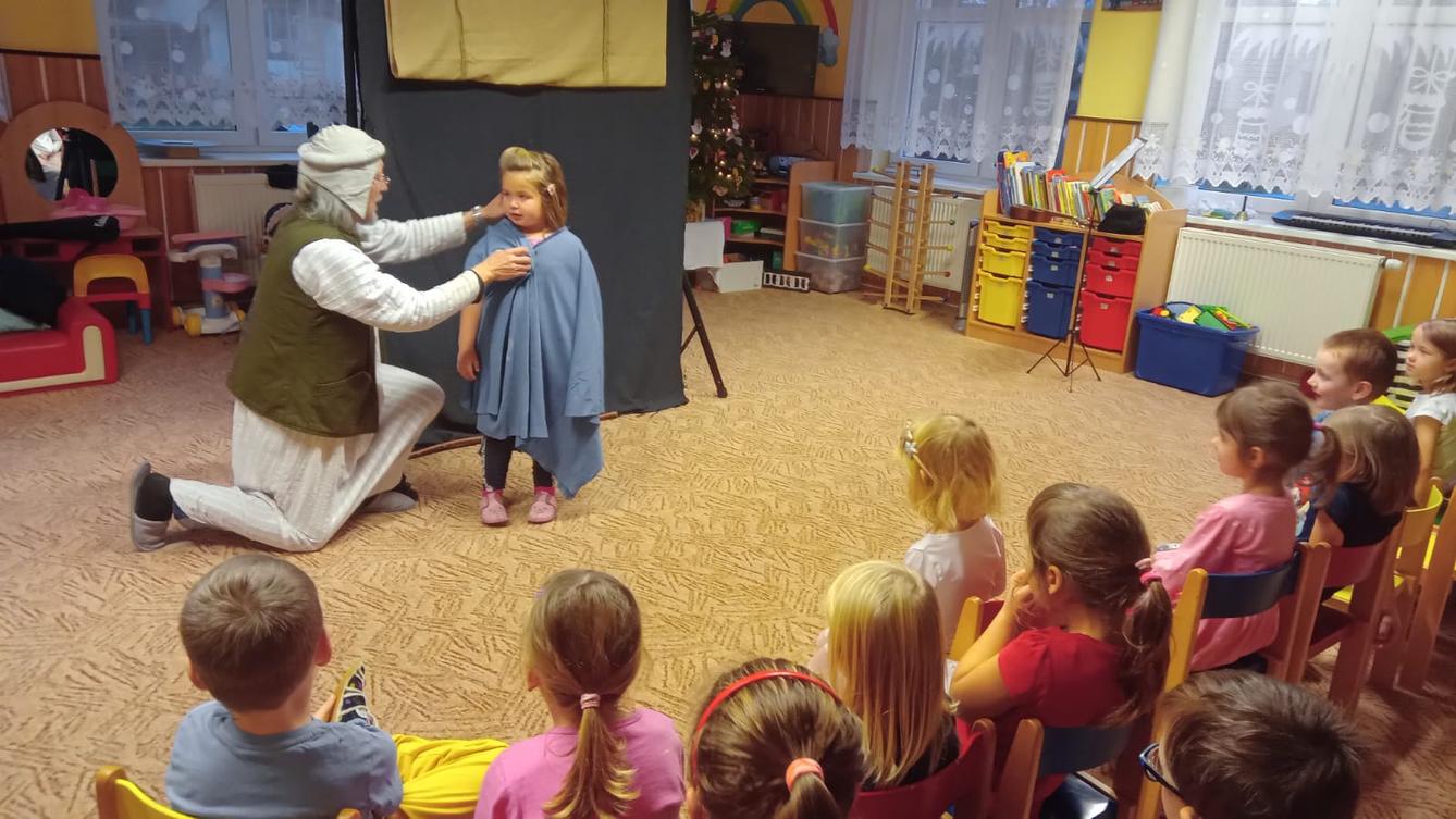 Divadlo "Slyšte, slyšte aneb co se stalo v Betlémě" - 3