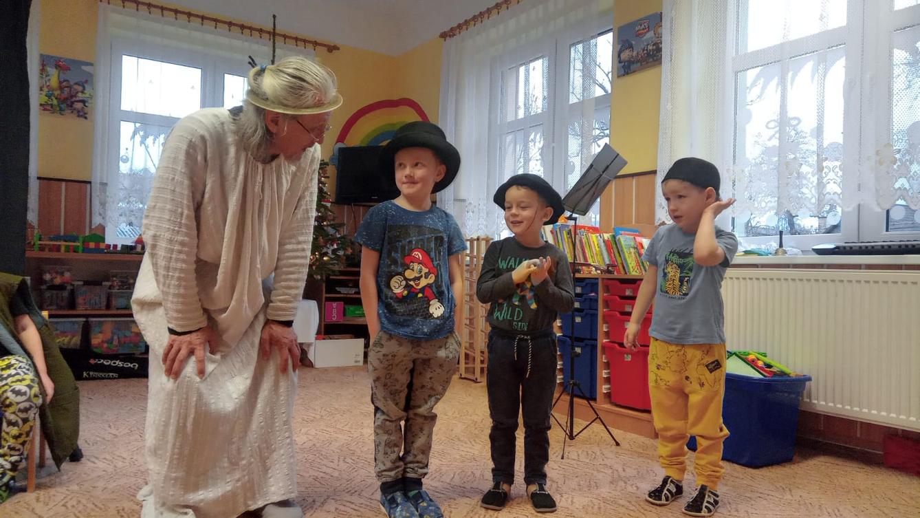 Divadlo "Slyšte, slyšte aneb co se stalo v Betlémě" - 7