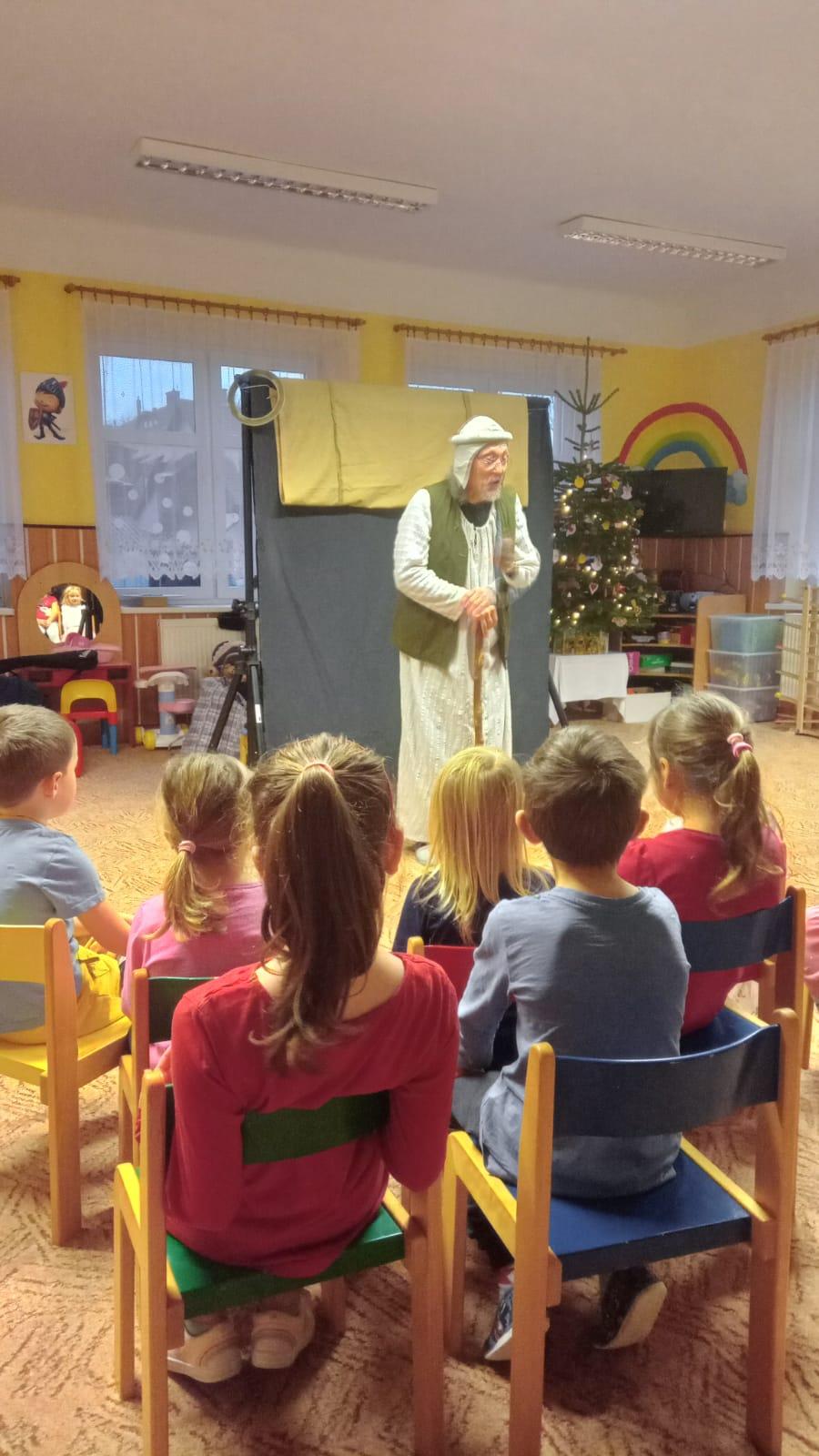 Divadlo "Slyšte, slyšte aneb co se stalo v Betlémě" - 12