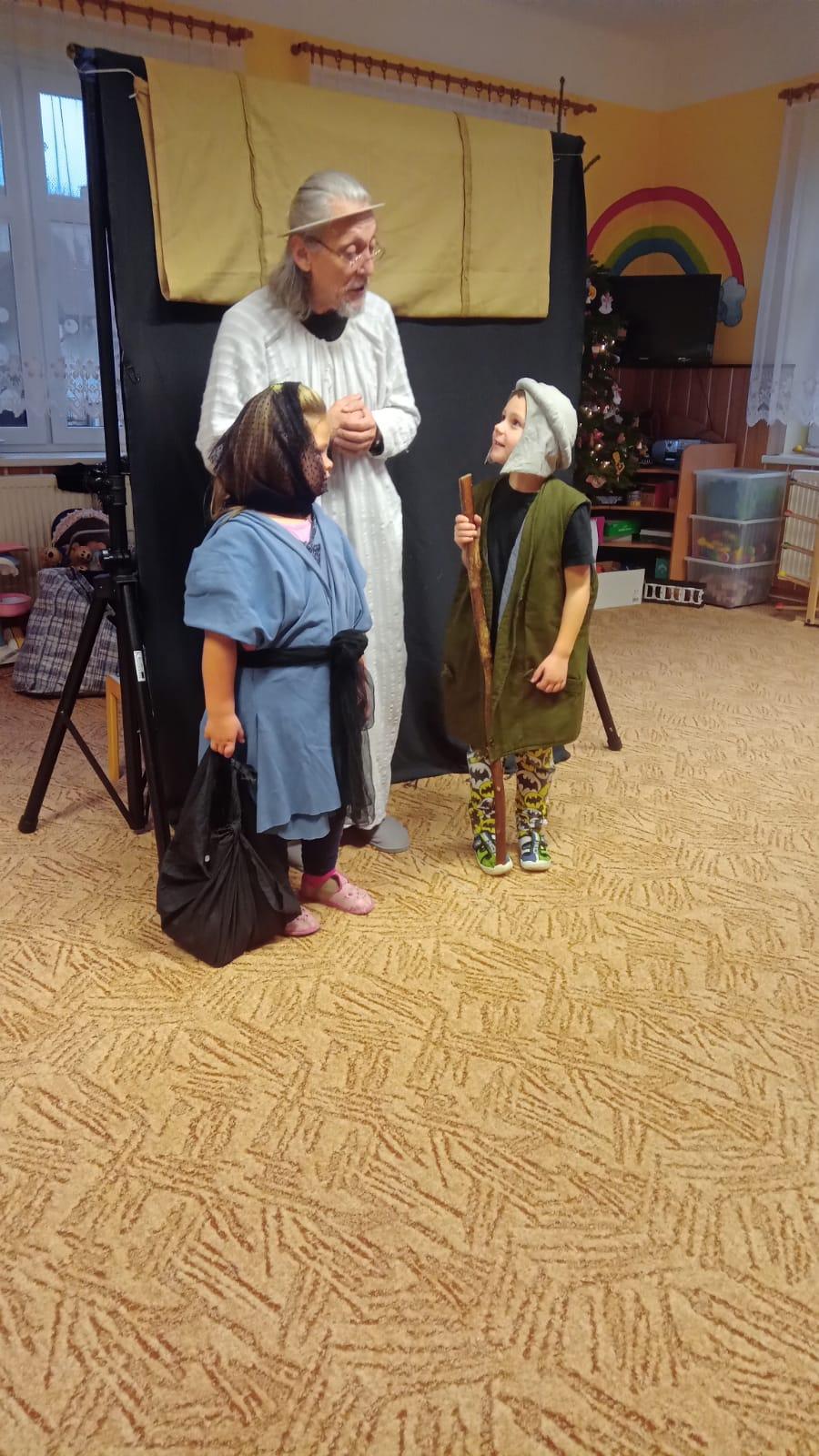 Divadlo "Slyšte, slyšte aneb co se stalo v Betlémě" - 13