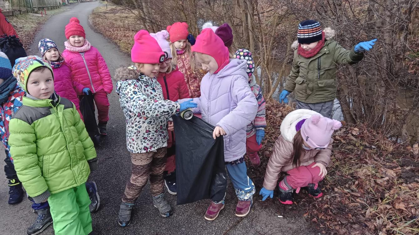 Děti pomáhají chránit přírodu aneb pryč s odpadky - 3