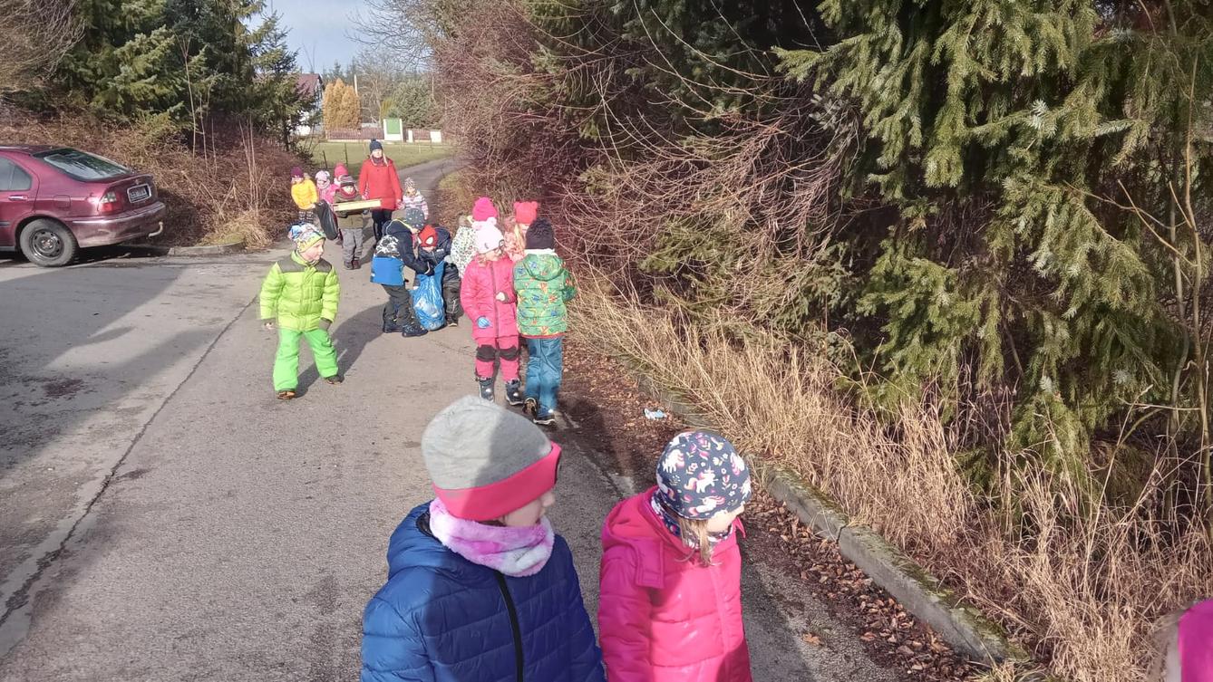 Děti pomáhají chránit přírodu aneb pryč s odpadky - 5