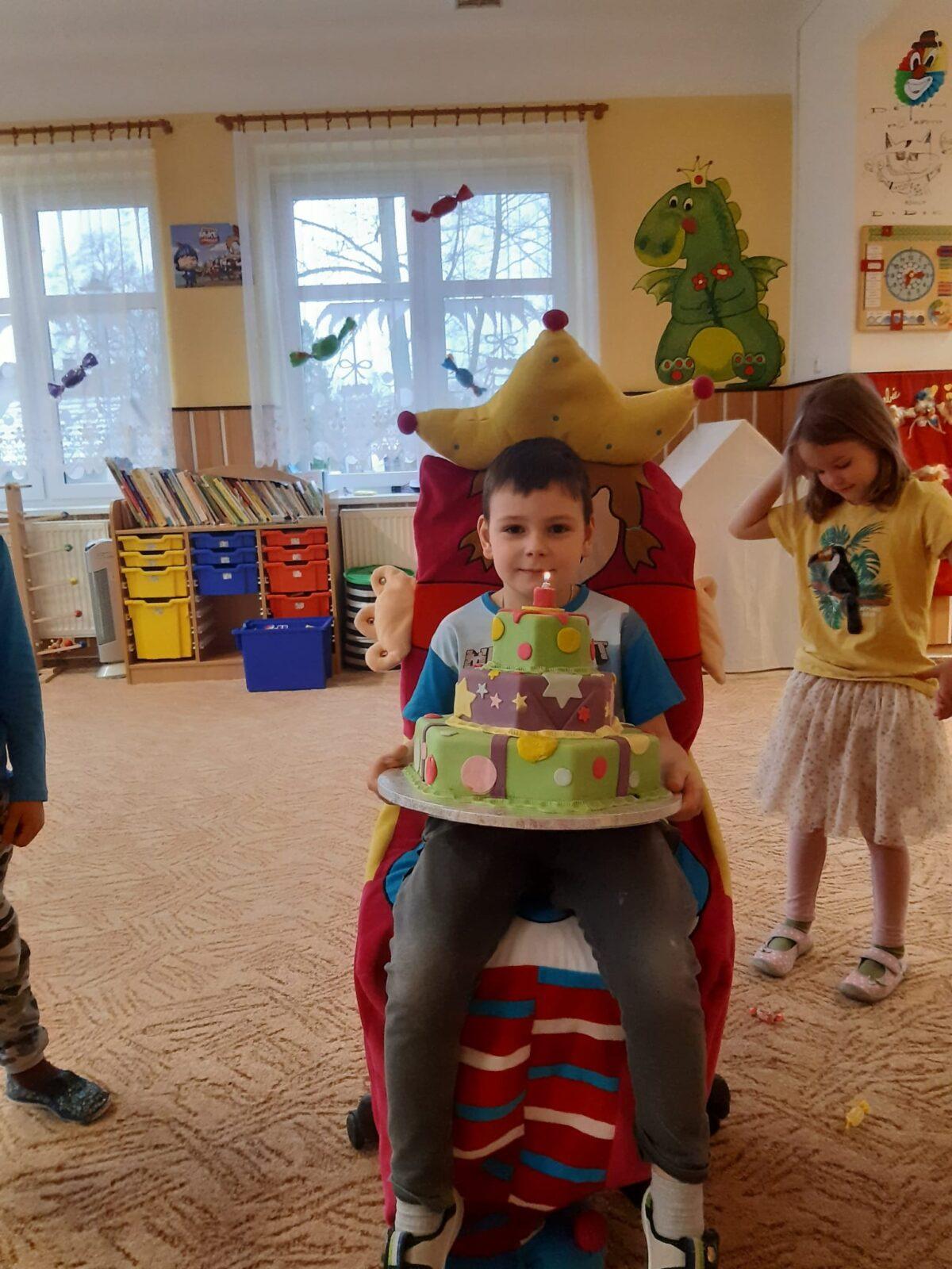 Olík slaví narozeniny - 1