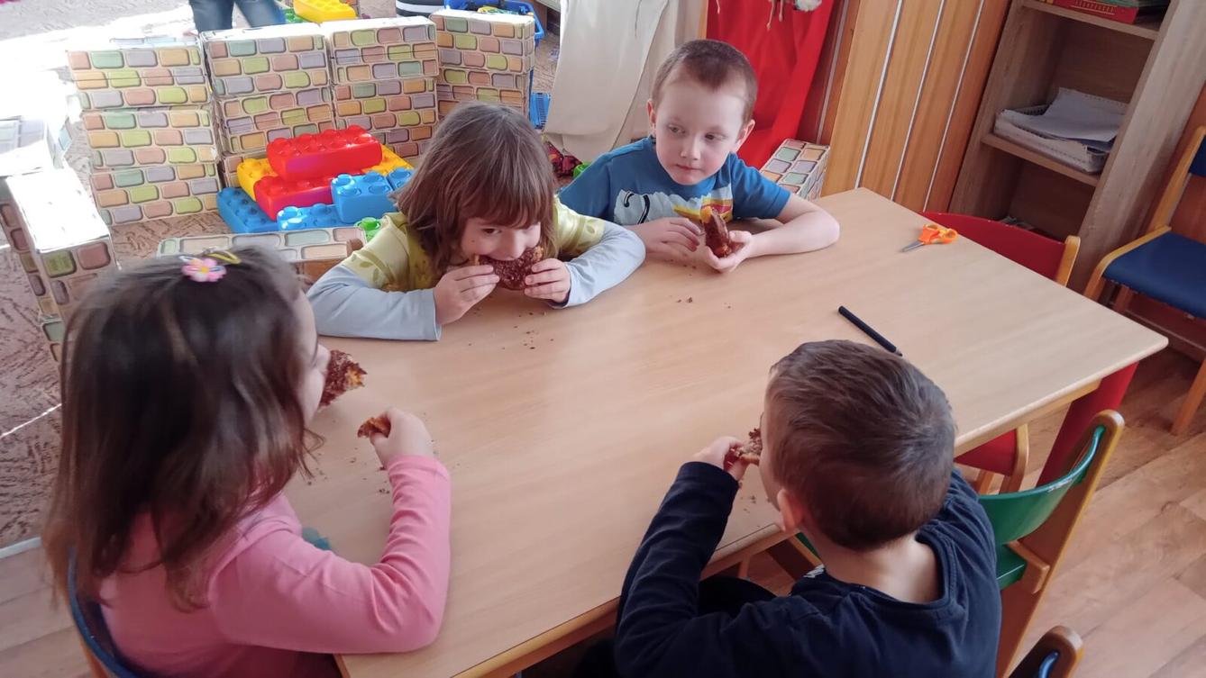 Pohádka o Červené Karkulce aneb jak jsme pekli bábovku... - 10