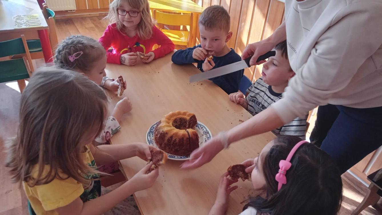 Pohádka o Červené Karkulce aneb jak jsme pekli bábovku... - 12