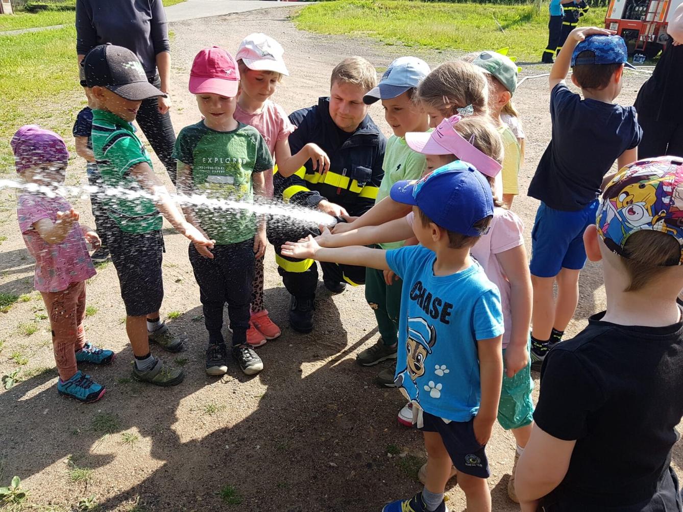 Hasiči v MŠ II. :-) - 3