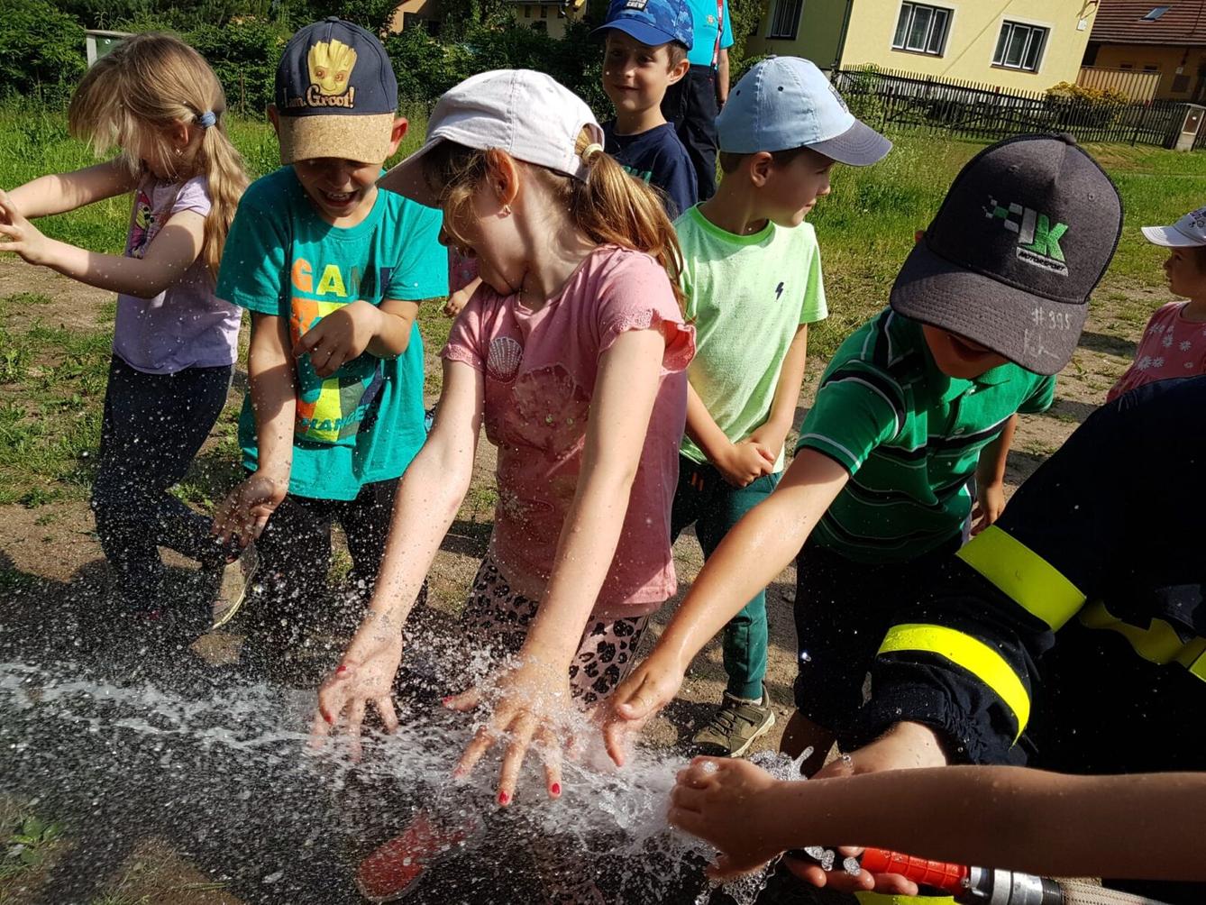 Hasiči v MŠ II. :-) - 9