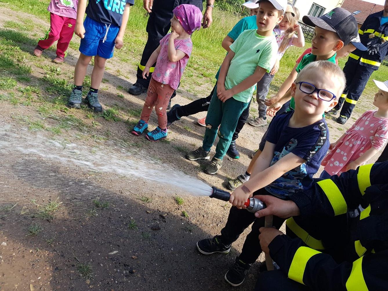 Hasiči v MŠ II. :-) - 10