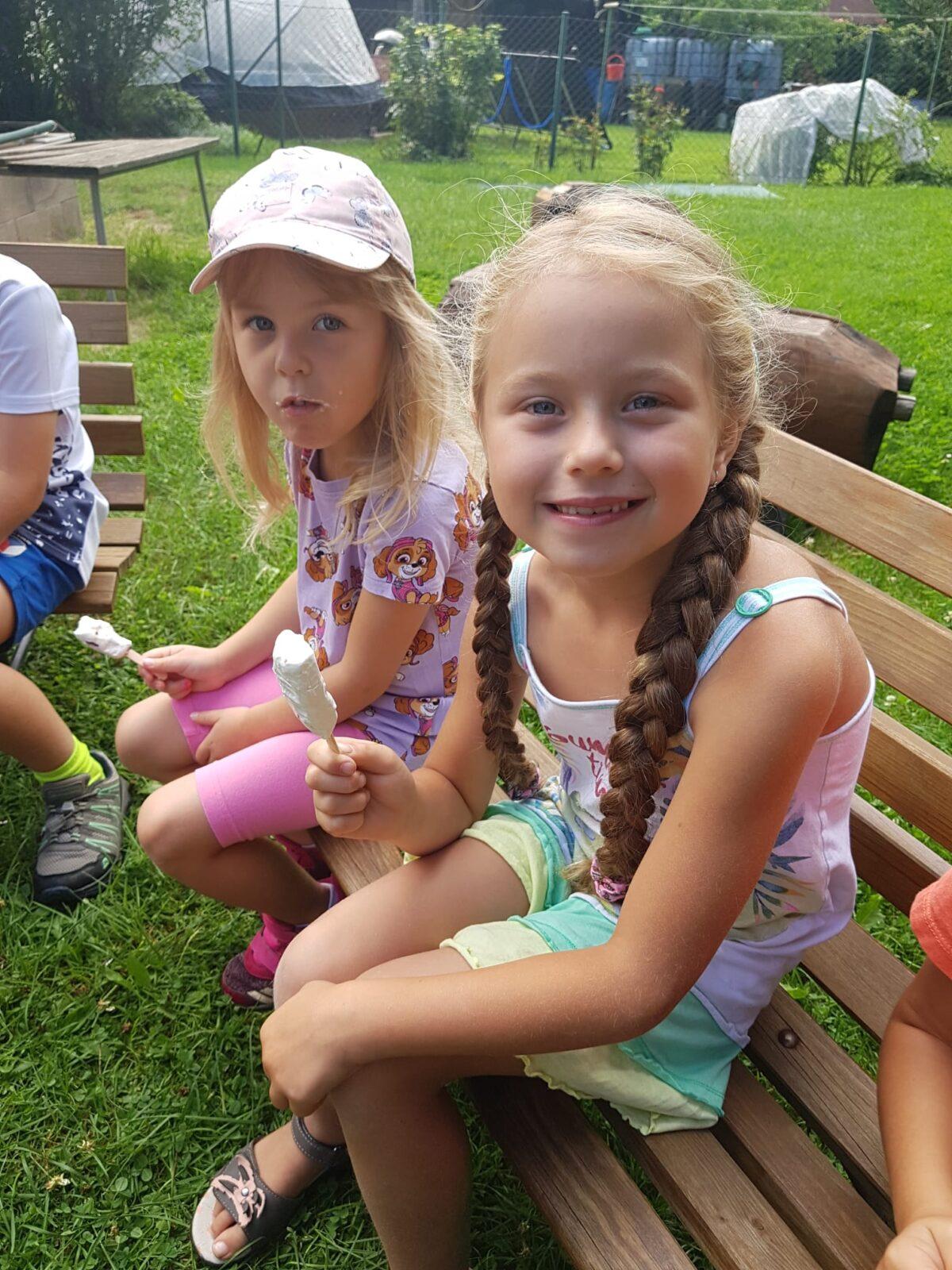 TÝDENNÍ PROJEKT 2 : ,,OD KYTIČKY K MEDU“ - 2