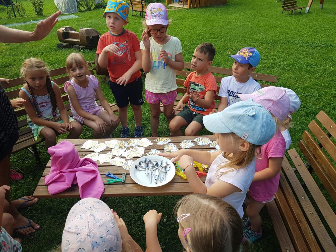 TÝDENNÍ PROJEKT 2 : ,,OD KYTIČKY K MEDU“ - 6