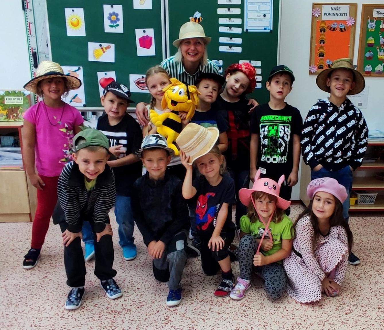 Barevný týden - Kloboukový pátek - 4