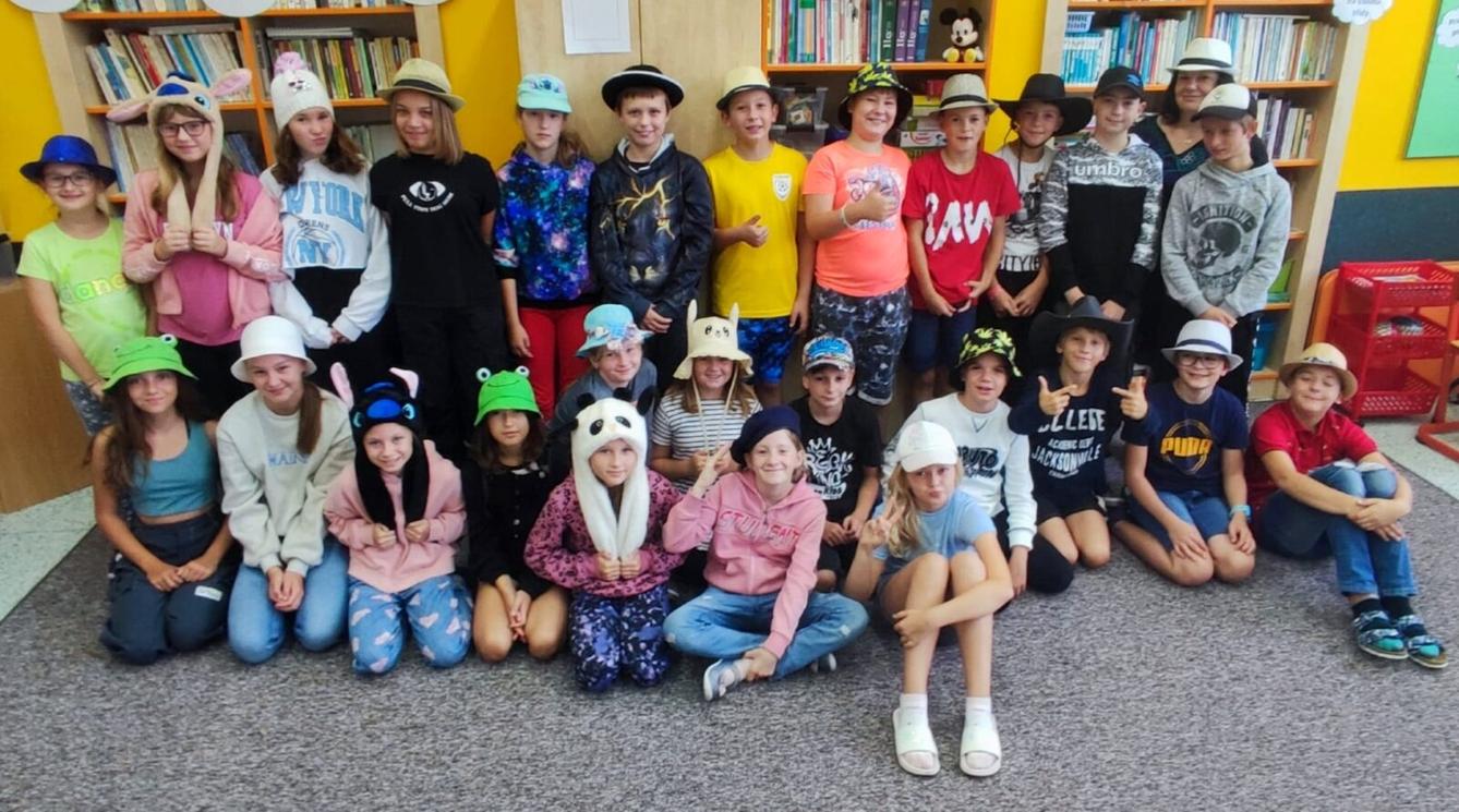 Barevný týden - Kloboukový pátek - 6