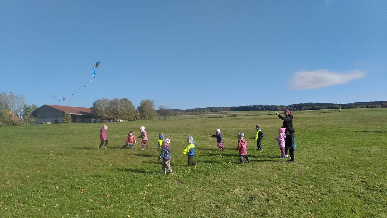 Broučci - zábava s drakem - 1