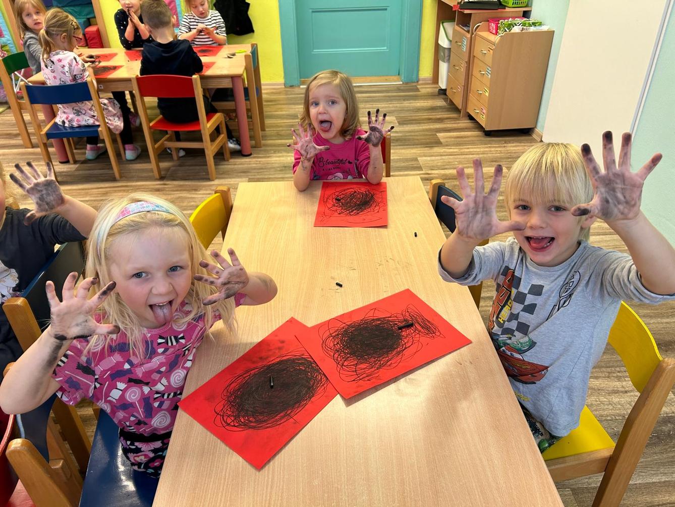 Mikuláš, anděl a čertíci ve školce - 4