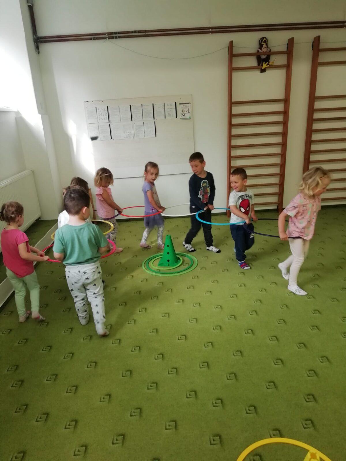 broučci: sportujeme... - 12